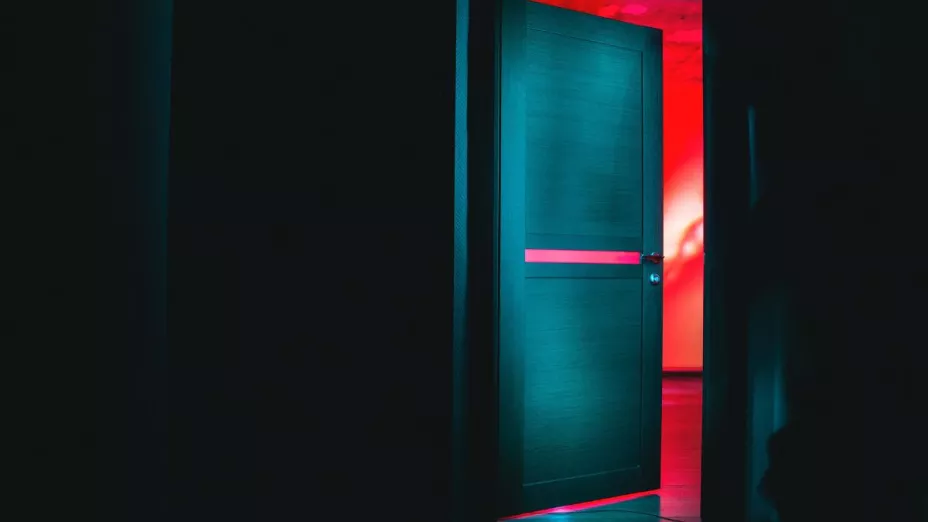 ¿A qué venía? Esto se llama el efecto puerta y seguro te ha pasado