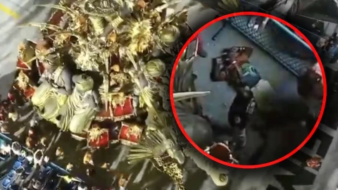 VIDEO: Carro alegórico de Carnaval causa fuerte accidente en pleno desfile y deja a hombre con las piernas fracturadas