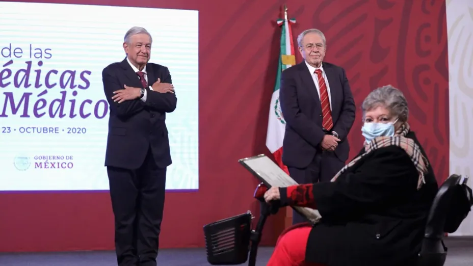 AMLO 23 OCT 2020 DÍA DE LA MÉDICA Y EL MÉDICO.jpg