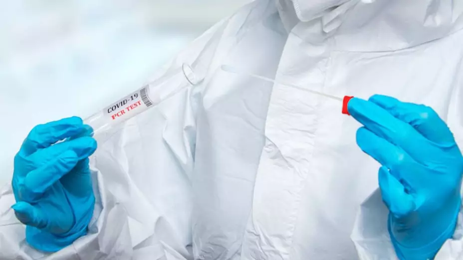 ¿Cuántos casos de COVID-19 detectan diariamente en México?