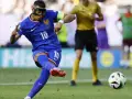 Kylian Mbappé cobrando el penal.jpg