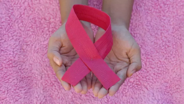 Día Mundial Contra el Cáncer de Mama_ ¿De dónde salió el lazo rosa?