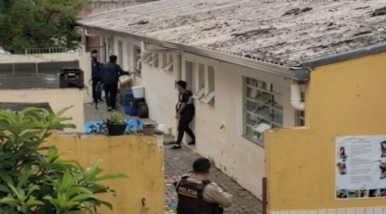 ¡Terror en guardería de Brasil! Hombre armado toma rehenes y amenazó con incendiar el lugar.jpg