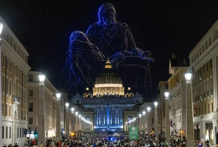 El Vaticano celebró el Jubileo 2025 con un concierto único en Plaza San Pedro, protagonizado por Karol G, Pharrell Williams y Andrea Bocelli.