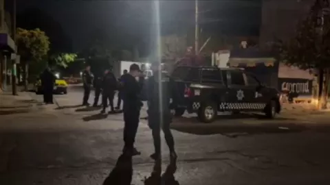 Mujer es atacada a balazos al salir de una tienda en Guadalajara; esto se sabe