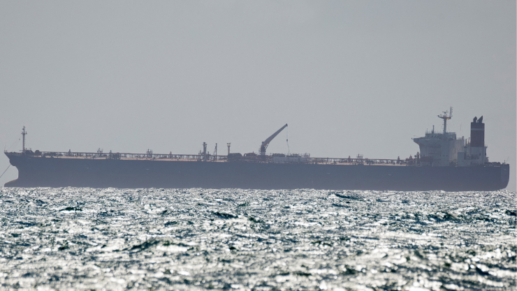 El petrolero M/T Sophia, que fue incautado por Estados Unidos, está anclado frente a la costa de Ponce, Puerto Rico, el 21 de enero de 2026.