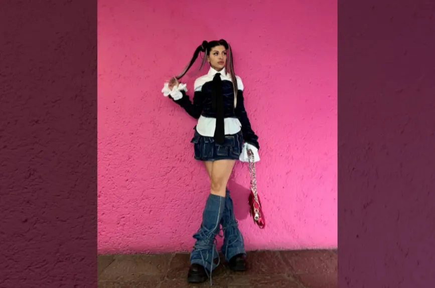cazzu pink.jpg