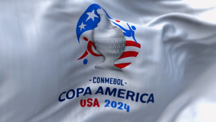 Bandera de la Copa América 2024 flameando en Estados Unidos