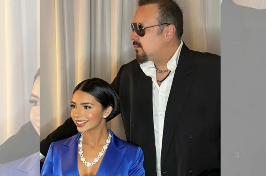 Pepe Aguilar y Ángela Aguilar (2).jpg