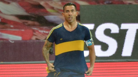 Homenaje de Carlos Tévez a Diego Armando Maradona