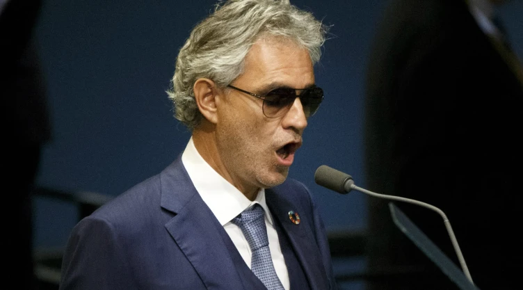 Andrea Bocelli, hospitalizado en Italia