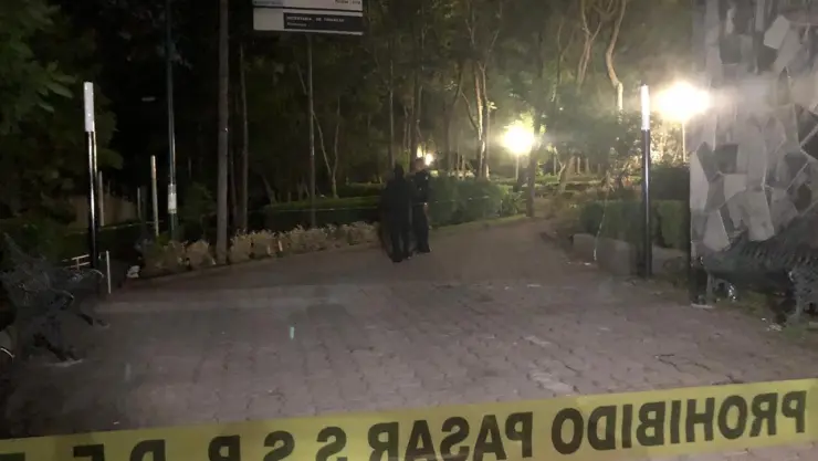 Asesinan a indigentes en parque de la alcaldía Miguel Hidalgo