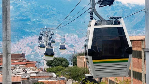 pareja es captado teniendo sexo cablebús Ecuador