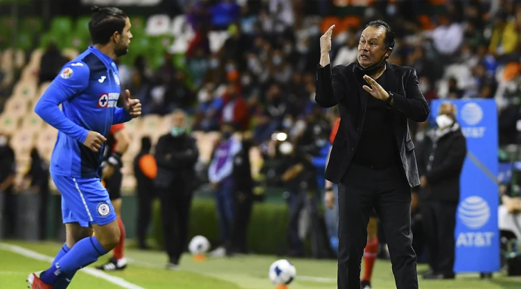 Juan Reynoso, técnico de Cruz Azul