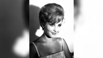 Develó su estrella en el Paseo de la Fama en Hollywood.