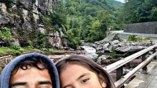 Cambian fondo de foto de padre