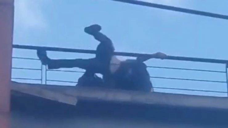 Policías-de-la-CDMX-salvan-a-mujer-en-crisis-y-evitan-tragedia-en-plaza-comercial-de-Coyoacán.webp