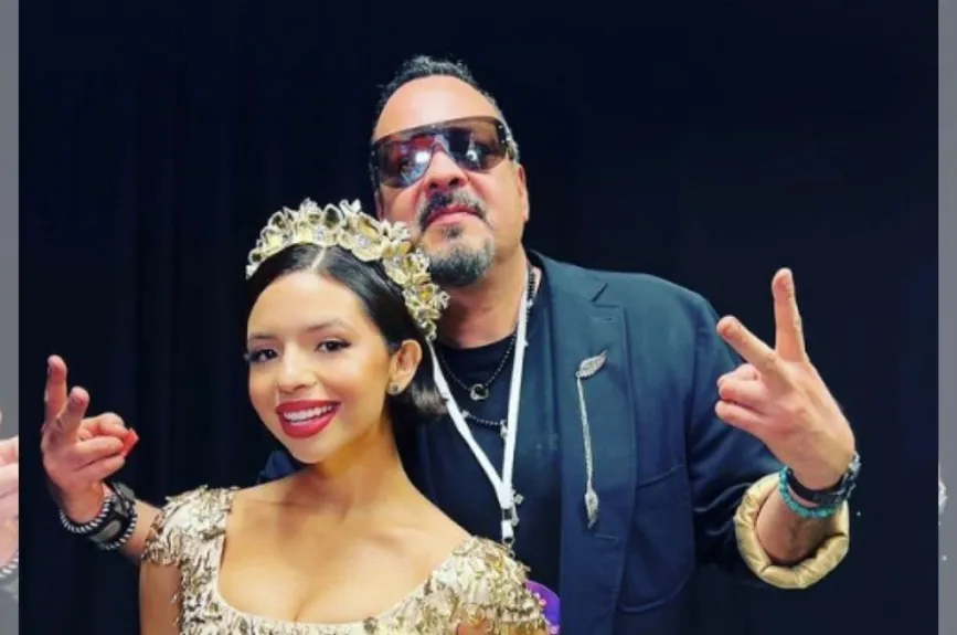 Pepe Aguilar y Ángela Aguilar (5).jpg