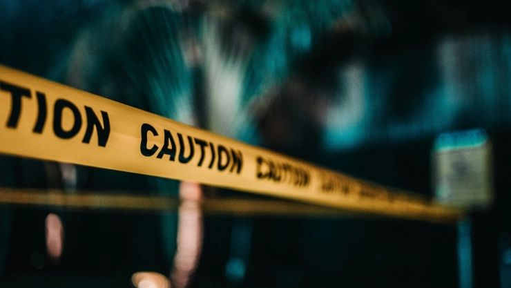 cinta de escena del crimen