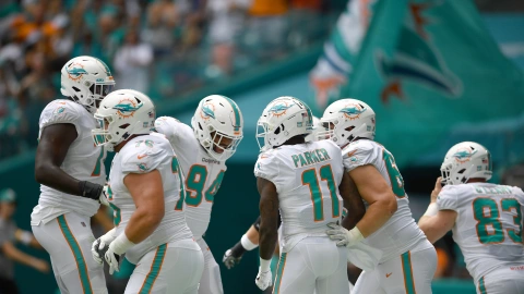 Los Angeles Chargers v Miami Dolphins