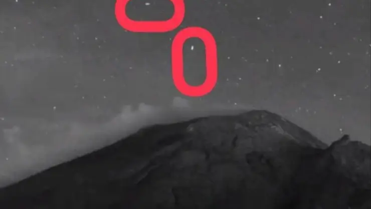 VIDEO_ ¿Evidencia OVNI_ Captan extraños objetos volando sobre el Popocatépetl