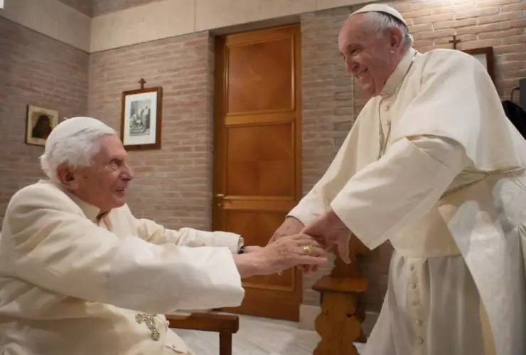 ¿Qué pasa si muere el papa emérito Benedicto XVI?