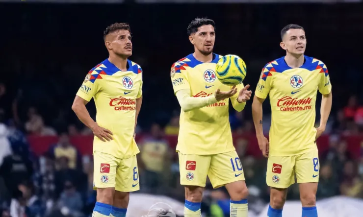 Jonathan dos Santos, Diego Valdés y Álvaro Fidalgo en Club América