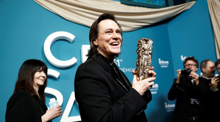Jim Carrey en premios César 2026.png
