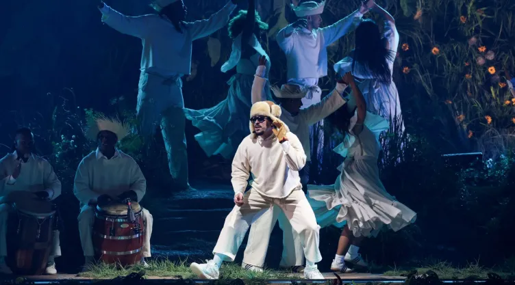 Celebridades que han estado en la residencia de Bad Bunny en PR
