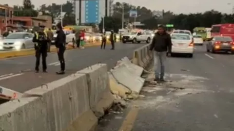 ¡Caos en el Tapatío! Se registra otro aparatoso accidente en la Carretera a Chapala