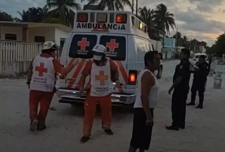 Pareja es salvada de morir ahogados en Chelem