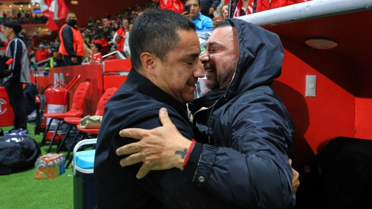 Efraín Juárez vs Antonio Mohamed