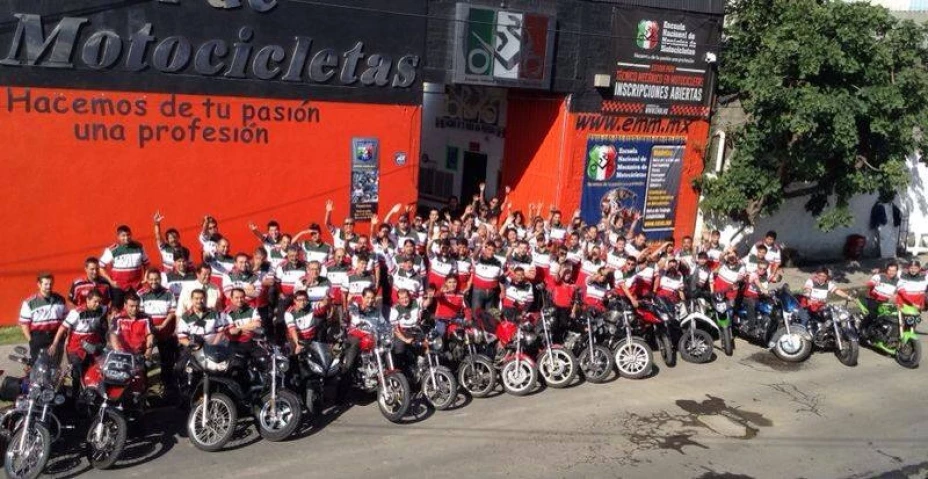 En 2012 Italika y este centro educativo ubicado en Tlalnepantla establecieron una estrategia de colaboración denominada Aulas Italika, con la finalidad de fortalecer las áreas de servicio, abrir más centros especializados para realizar diagnósticos