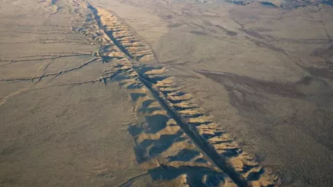 ¿Qué es la falla de San Andrés y cómo podría afectar a México?