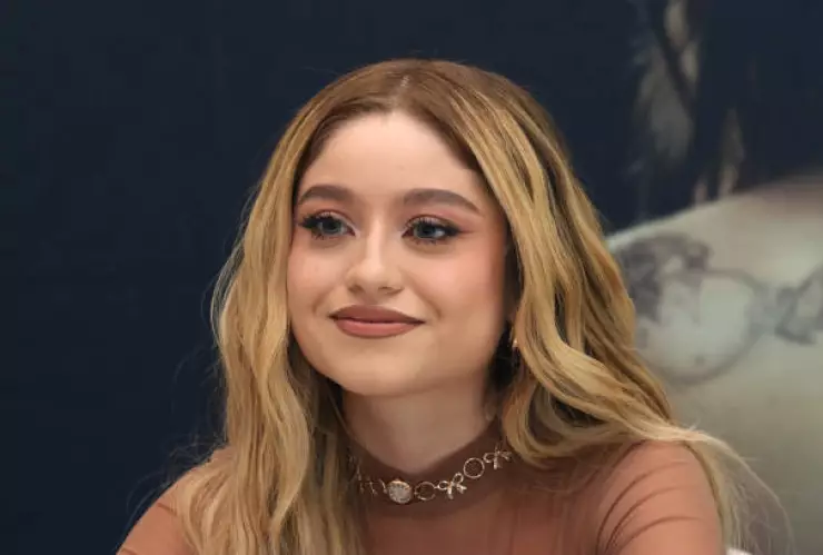 karol sevilla.jpg