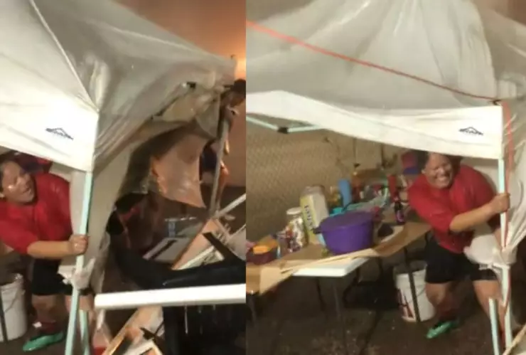 Vendedora de elotes se aferra a su puesto