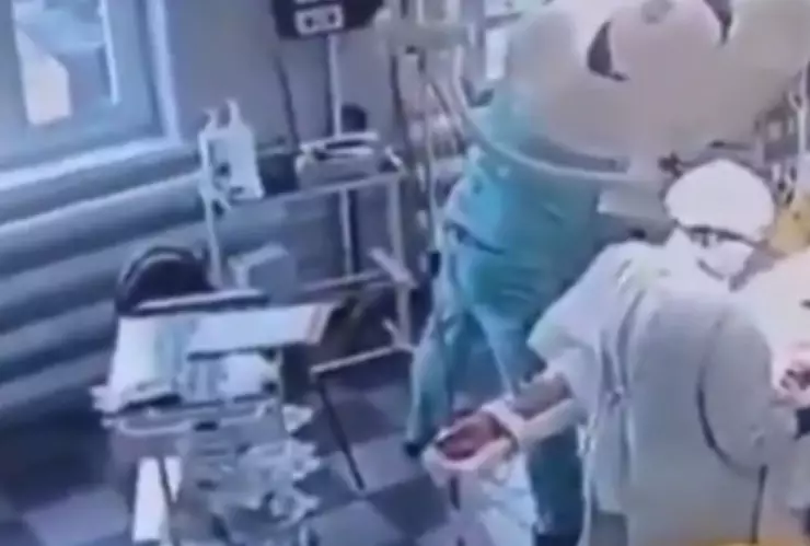 VIDEO ¡IMPACTANTE! Terremoto de magnitud 8.8 sorprendió a cirujanos en Rusia