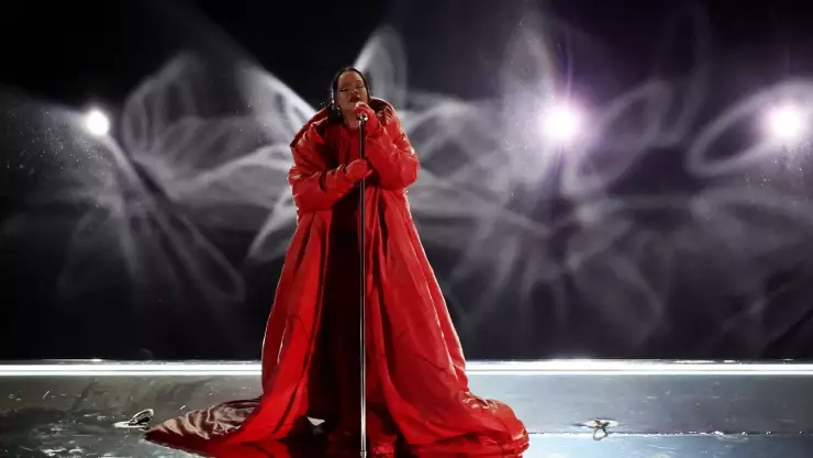 Rihanna cantando en el show de medio tiempo