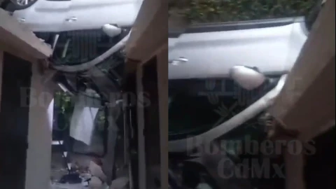 Auto cae 10 metros en Cuajimalpa: rescatan a 3 personas tras brutal accidente en Lomas de Vista Hermosa