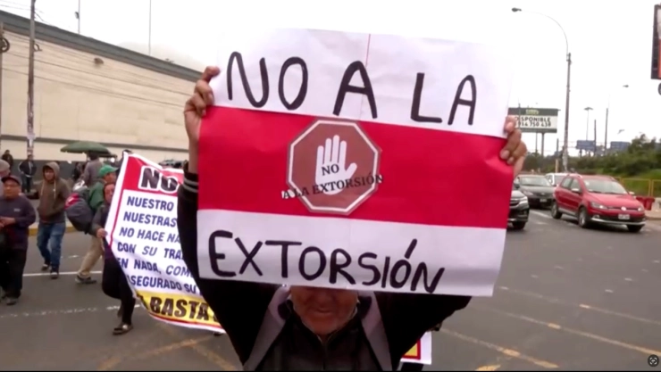 Estado de emergencia y transporte paralizado en Lima a causa de la delincuencia