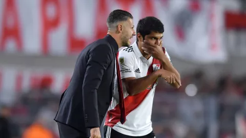 Ya es una práctica común ver a los protagonistas como se tapan la boca al conversar