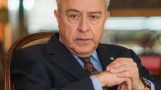 Relaciones Exteriores: Héctor Vasconcelos