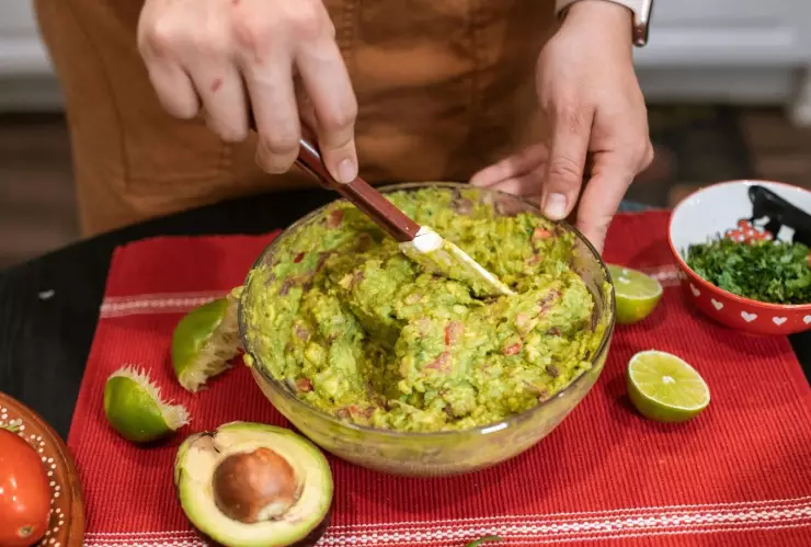 Así puedes hacer un rico guacamole para disfrutar del Super Bowl a través de Azteca 7