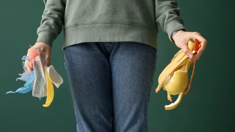 Algunos residuos no deben colocarse dentro de la composta