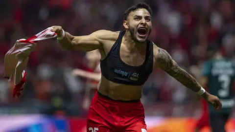 El significado de ser fan&aacute;ticos de Alexis Vega o del Toluca, seg&uacute;n IA