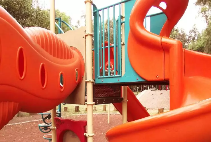 Niña de 12 años atacó con ácido a otra niña mientras estaban jugando