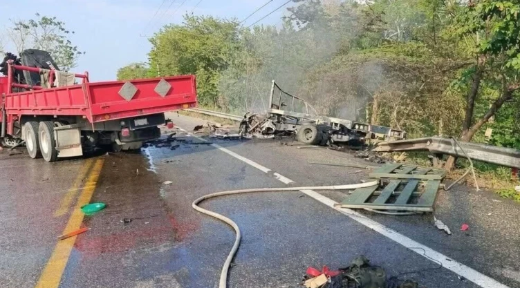 accidente-en-carretera-villahermosa-ciudad-del-carmen-deja-3-militares-muertos-y-heridos-tabasco