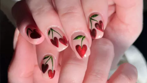 diseños de uñas cereza metalico