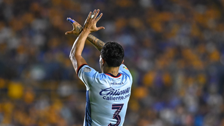 Carlos Salcedo en el Cruz Azul vs Tigres