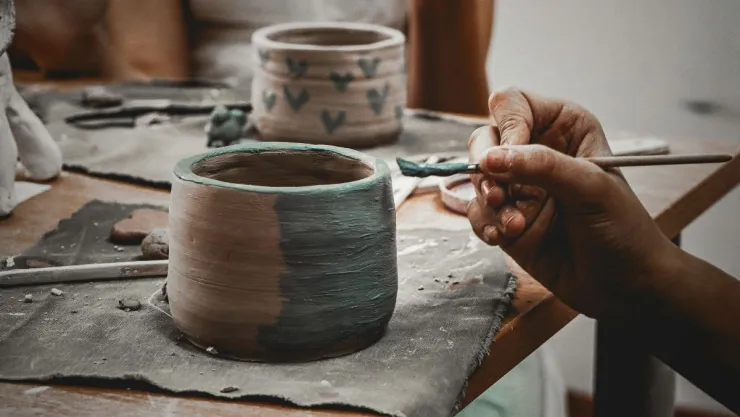 Manualidades de Yeso Cómo hacer macetas artesanales paso a paso con moldes reciclados.jpg